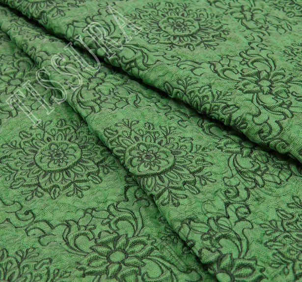 Жаккард зеленого оттенка с цветочным узором #1