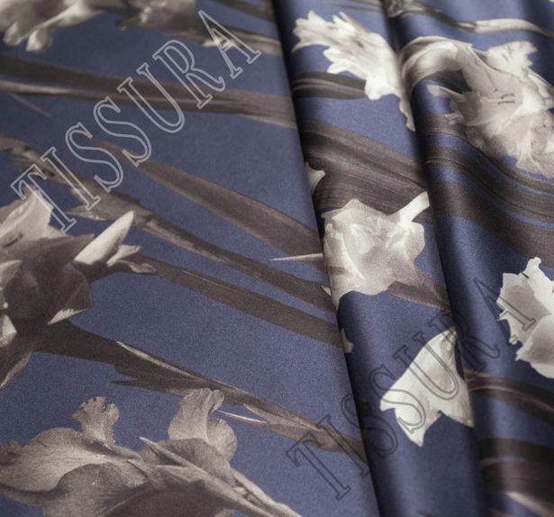 Атлас шелковый темно-синего оттенка с цветочным рисунком #3