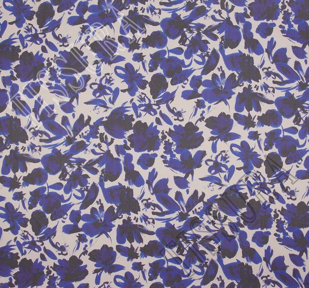 Ткань жоржет из 100% шелка, цветочный принт на молочном фоне: основные цвета узора – синий и темно-синий #3