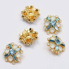 Пуговица со стразами Swarovski в наличии