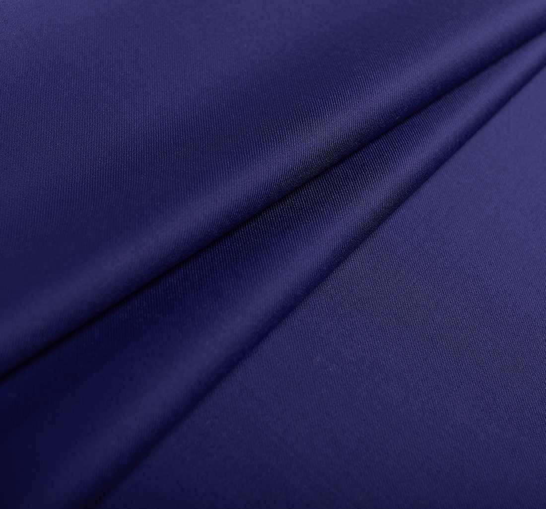 Ткань костюмная шерстяная от Loro Piana из коллекции "Australis". Цвет сине-фиолетовый в наличии