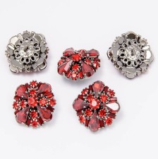 Пуговица со стразами Swarovski в наличии