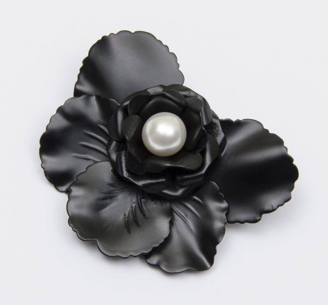 Брошь в наличии