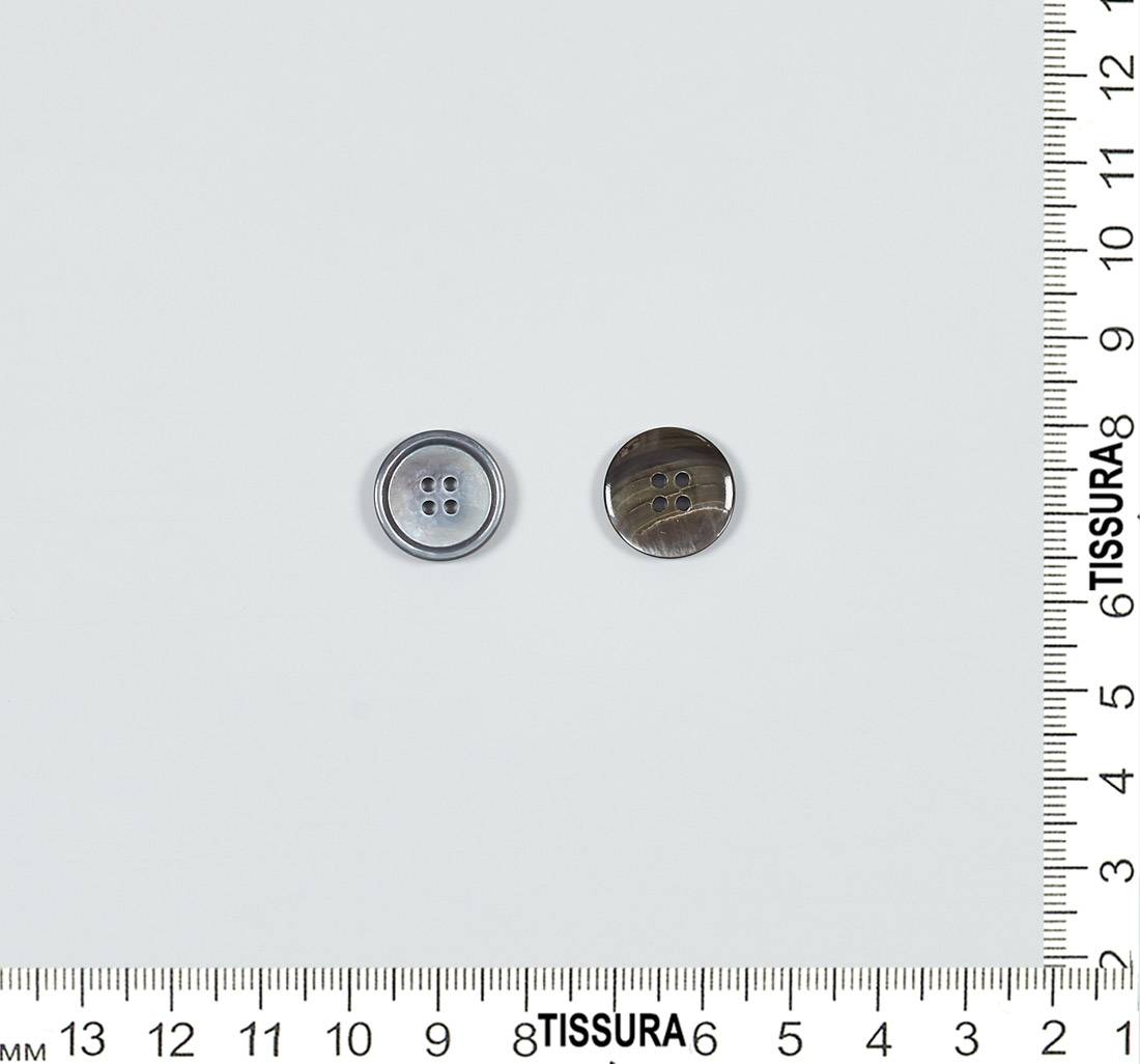 Пуговица перламутровая, блестящая на 4 прокола. Цвет темно-серый в наличии