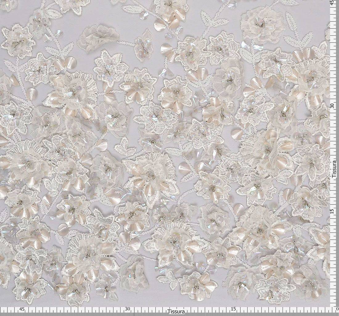 Сетка с вышивкой и аппликациями в наличии