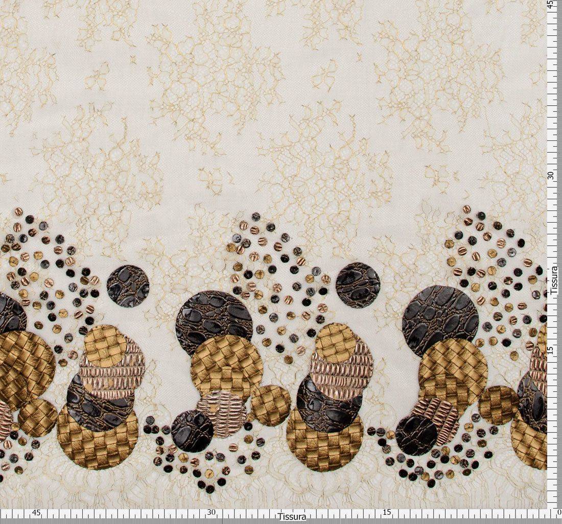 Кружево шантильи с аппликациями в наличии