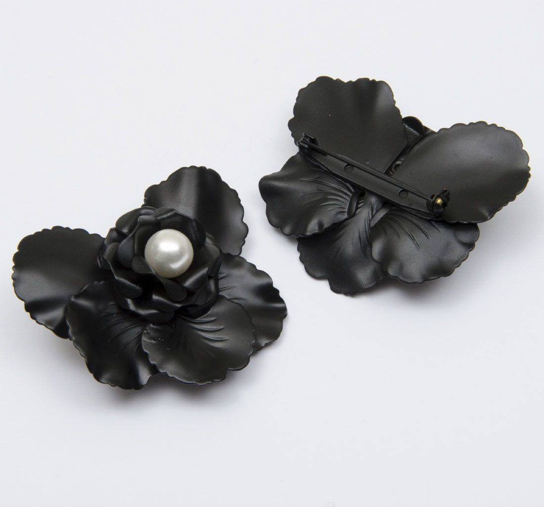 Брошь в наличии