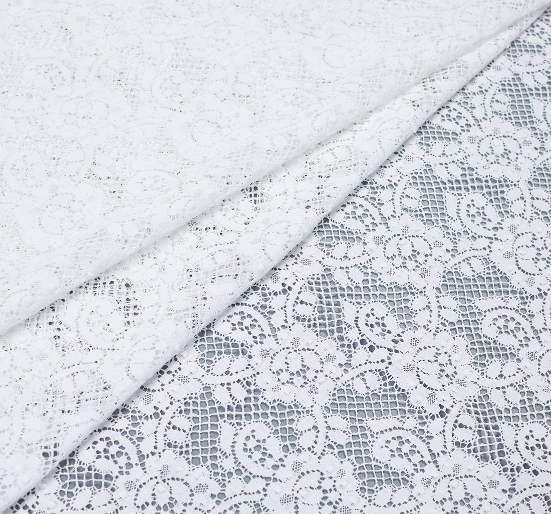 Кружево из хлопка. Растительный узор (цветы и листья). Имитация коклюшечных кружев. Цвет белый в наличии