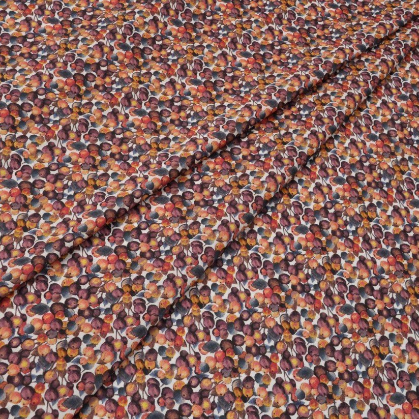 Хлопок Tana Lawn от Liberty. Принт «Winter berry» (Зимняя ягода). Цвет оранжевый/фиолетовый в наличии
