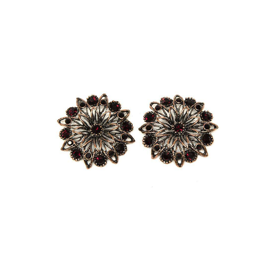 Пуговица со стразами в наличии