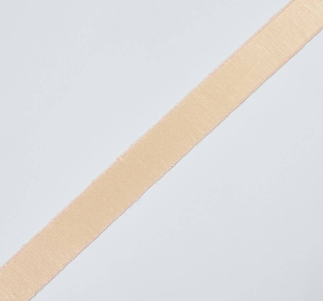 Лента шелковая бежевая в наличии
