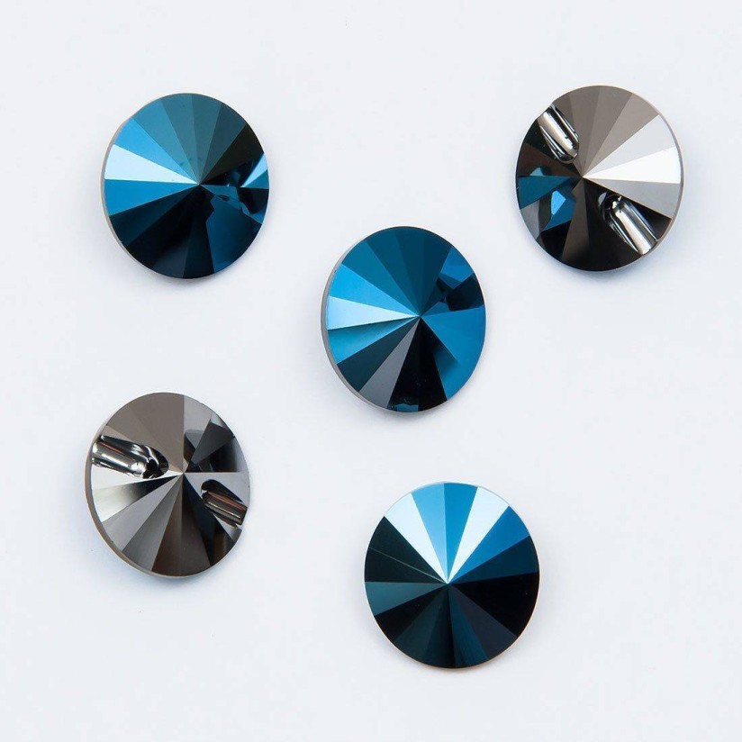 Пуговицы Swarovski в наличии