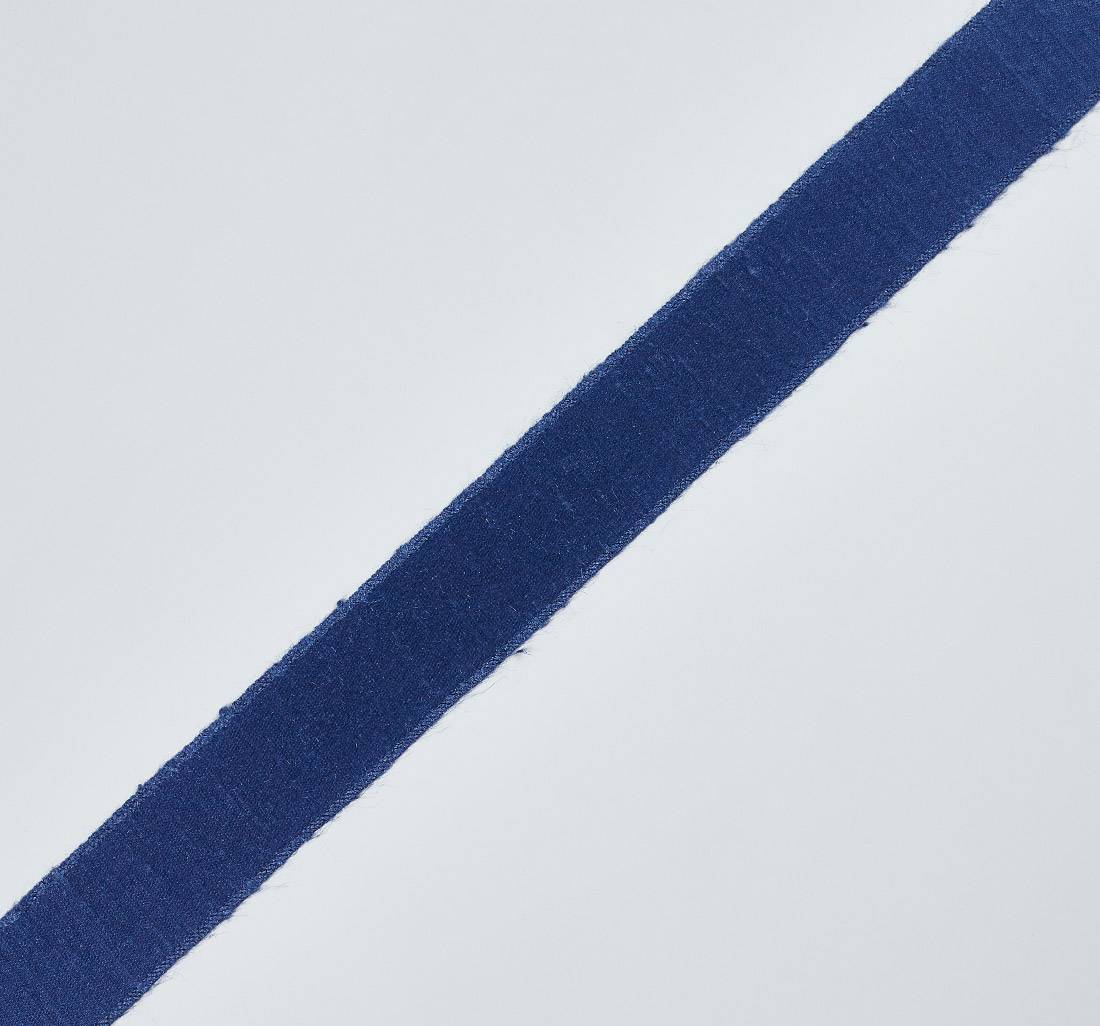 Лента шелковая синего цвета в наличии