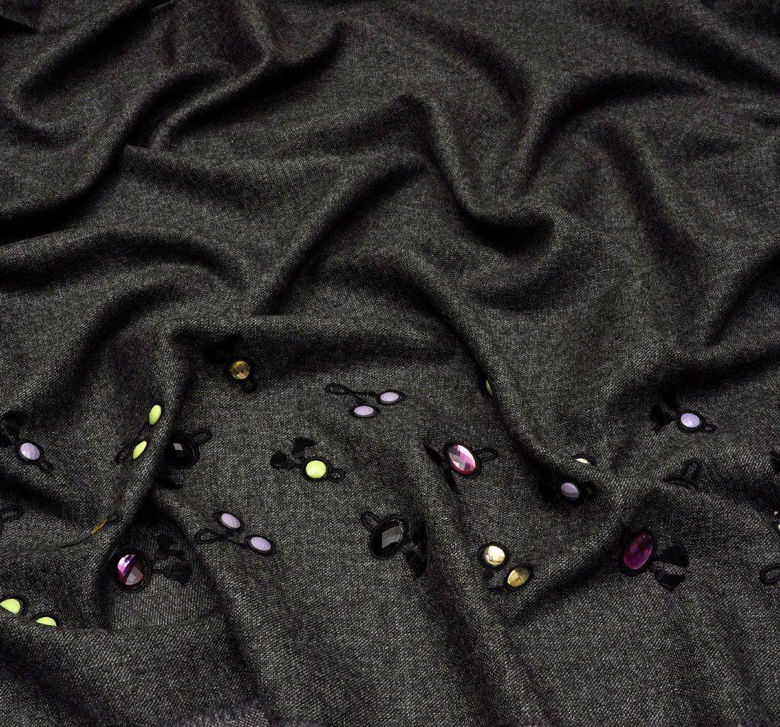 Шерсть с декором в наличии