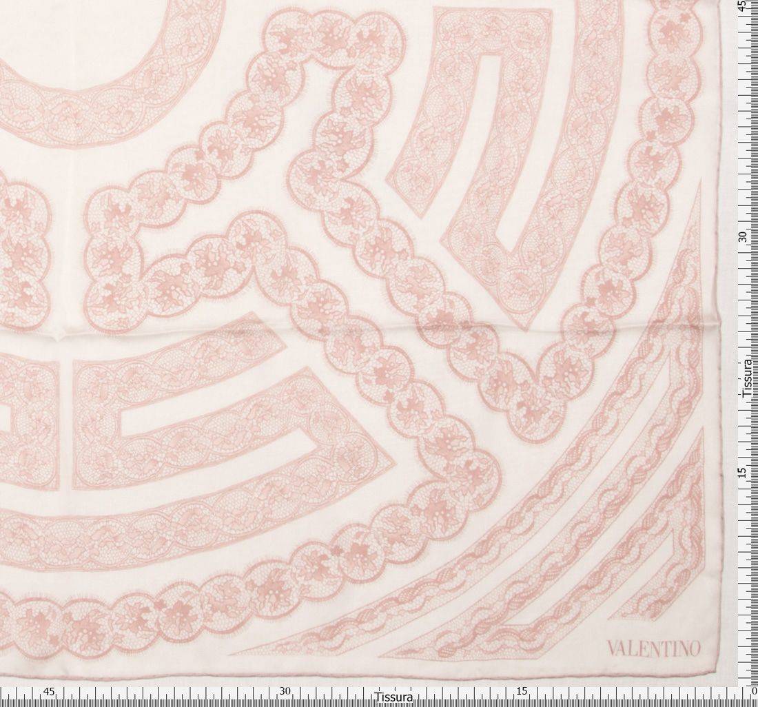 Платок шелковый в наличии