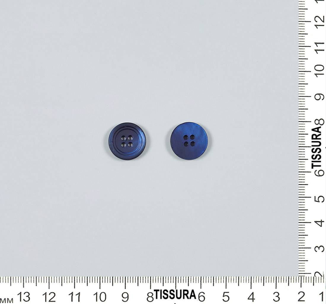 Пуговица перламутровая (трокас) на 4 прокола, матовая. Цвет темно-синий в наличии