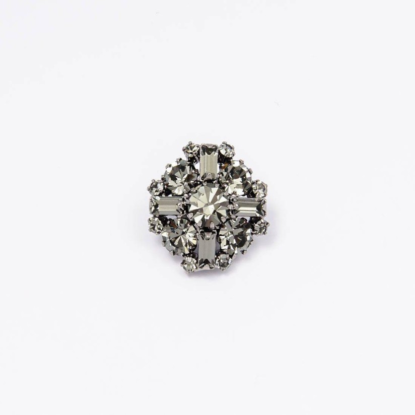 Пуговица со стразами Swarovski в наличии