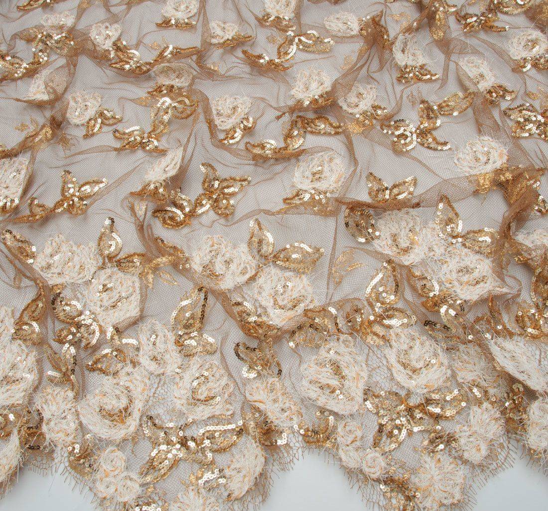 Кружево шантильи с декором в наличии