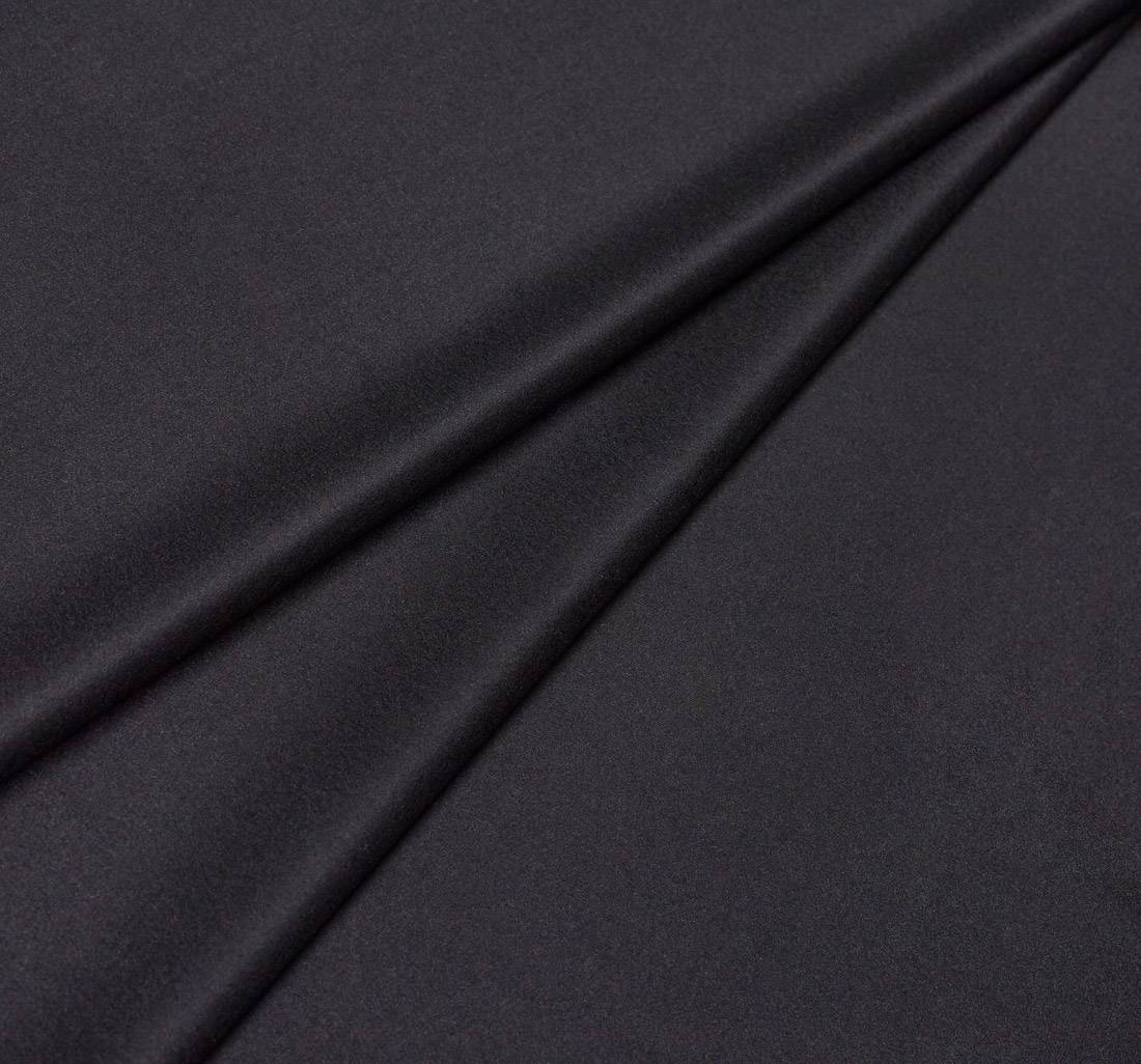 Ткань костюмная из шерсти с добавлением кашемира от Loro Piana. Цвет черный в наличии