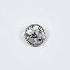 Пуговица металлическая круглая ажурная со стразами Swarovski серебристого оттенка в наличии