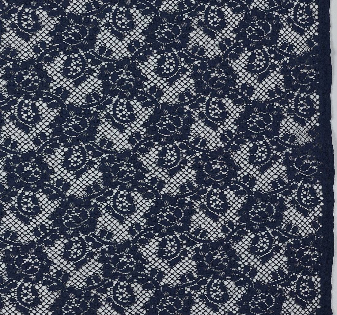 Кружево из хлопка. Растительный узор (цветы и листья). Имитация коклюшечных кружев. Цвет темно-синий в наличии