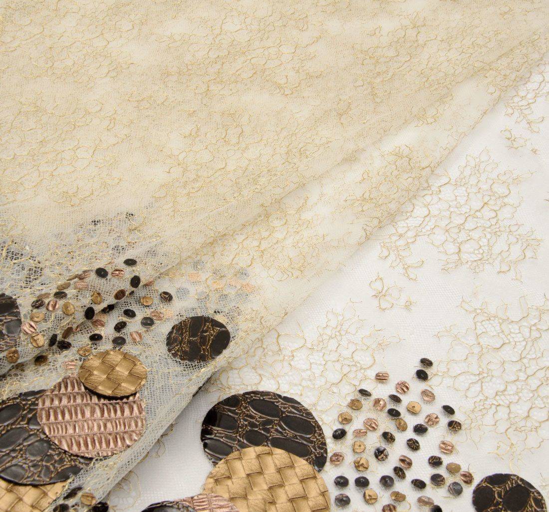 Кружево шантильи с аппликациями в наличии