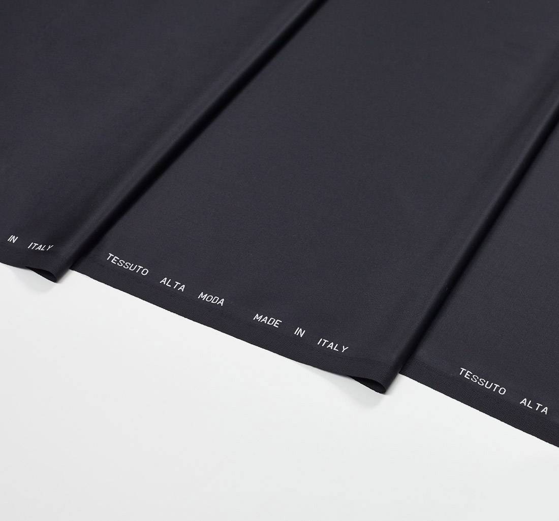 Ткань костюмная шерстяная с эластаном. Цвет черный в наличии