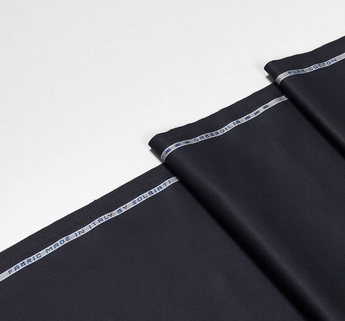 Габардин темно-синего цвета из 100% хлопка из коллекции "Gabardilia" от Solbiati в наличии