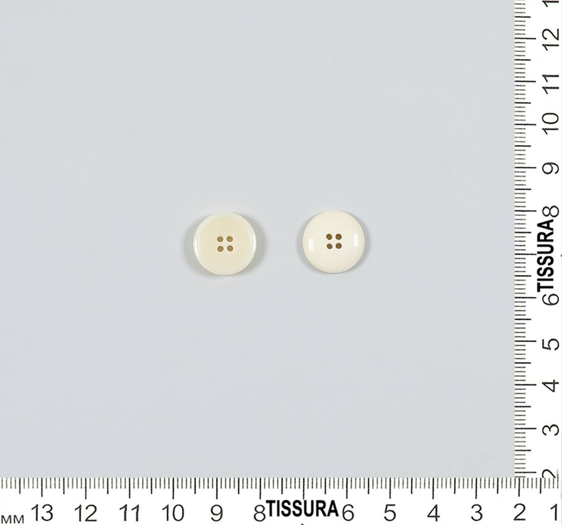 Пуговица на 4 прокола, костяная, блестящая. Цвет "слоновая кость" в наличии