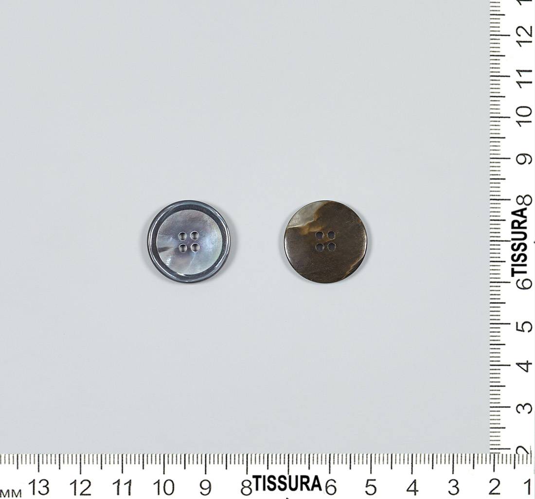 Пуговица перламутровая, блестящая на 4 прокола. Цвет темно-серый в наличии