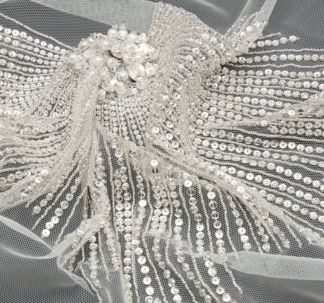 Декор для декольте в наличии