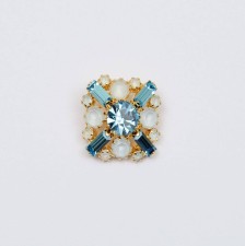 Пуговица со стразами Swarovski в наличии