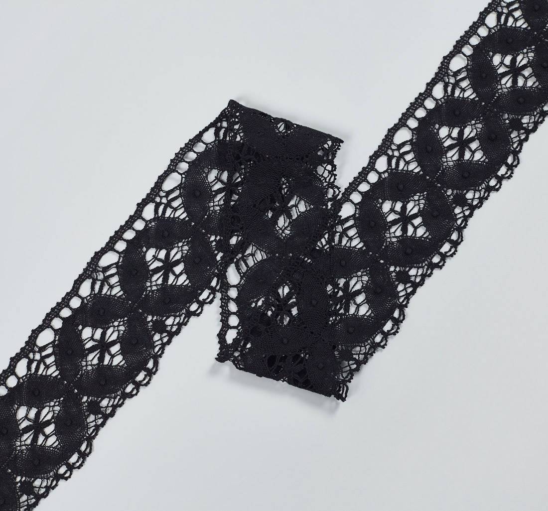 Тесьма кружевная из хлопка. Геометрический узор. Цвет черный в наличии