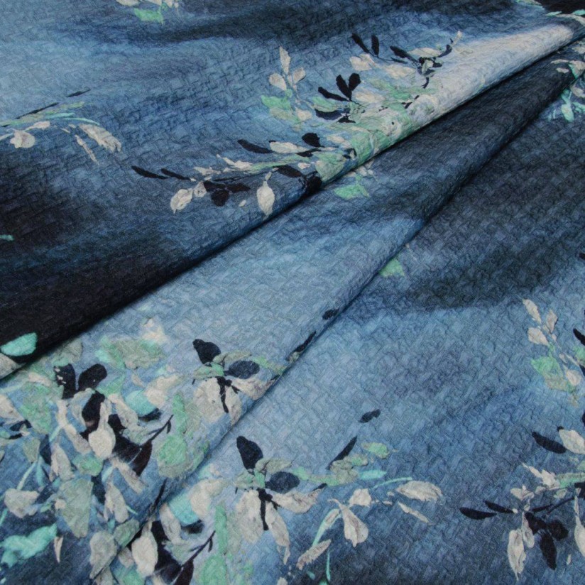 Жаккард-клоке из шелка и шерсти синих оттенков с растительным узором в наличии