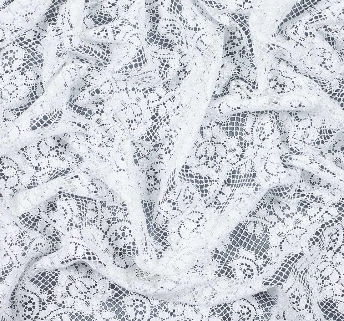 Кружево из хлопка. Растительный узор (цветы и листья). Имитация коклюшечных кружев. Цвет белый в наличии