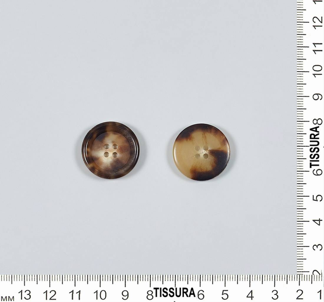 Пуговица из натурального рога, глянцевая. Цвет светло-коричневый в наличии