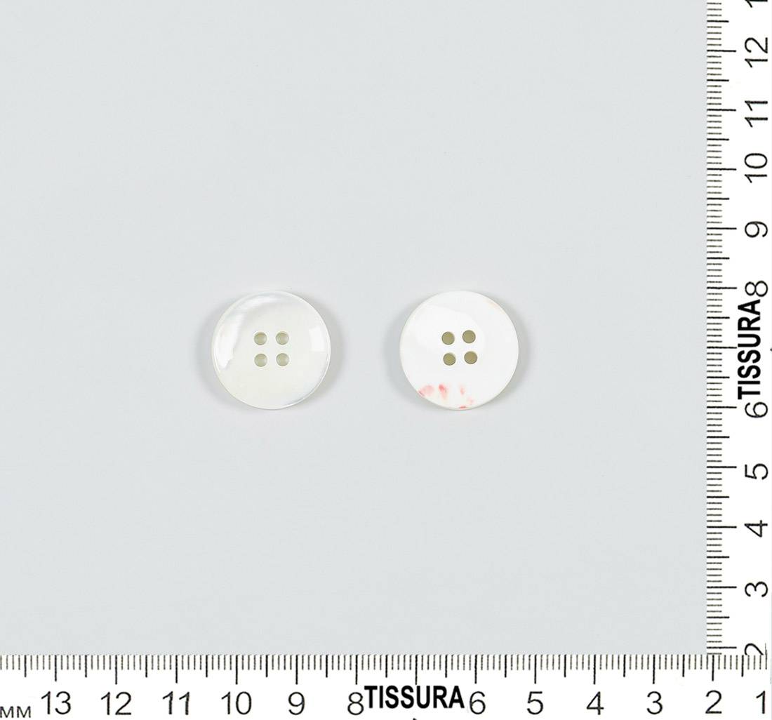 Пуговица перламутровая (трокас), блестящая, на 4 прокола, матовая. Цвет белый в наличии