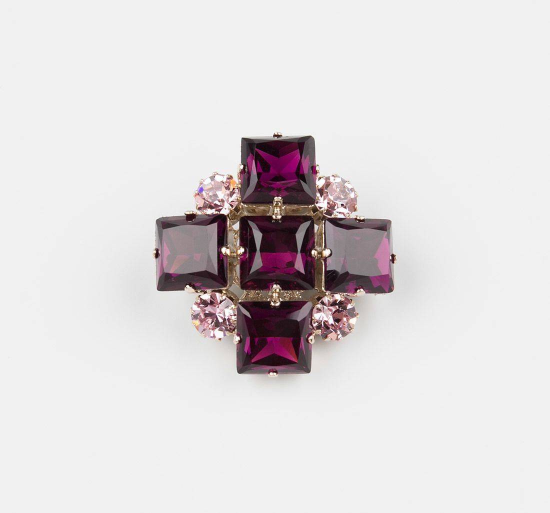 Пуговицы со стразами Swarovski в наличии