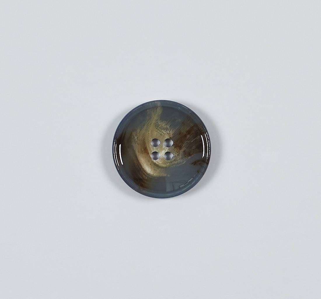 Пуговица пластмассовая на 4 прокола, блестящая. Имитация натурального рога. Цвет серо-синий в наличии