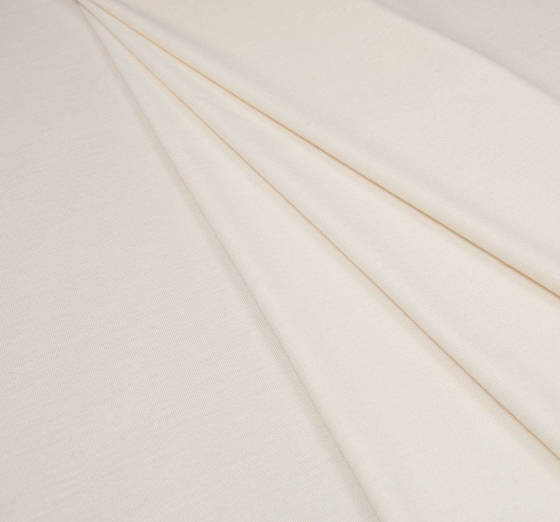 Трикотаж белого цвета в наличии