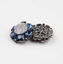 Пуговицы со стразами Swarovski в наличии