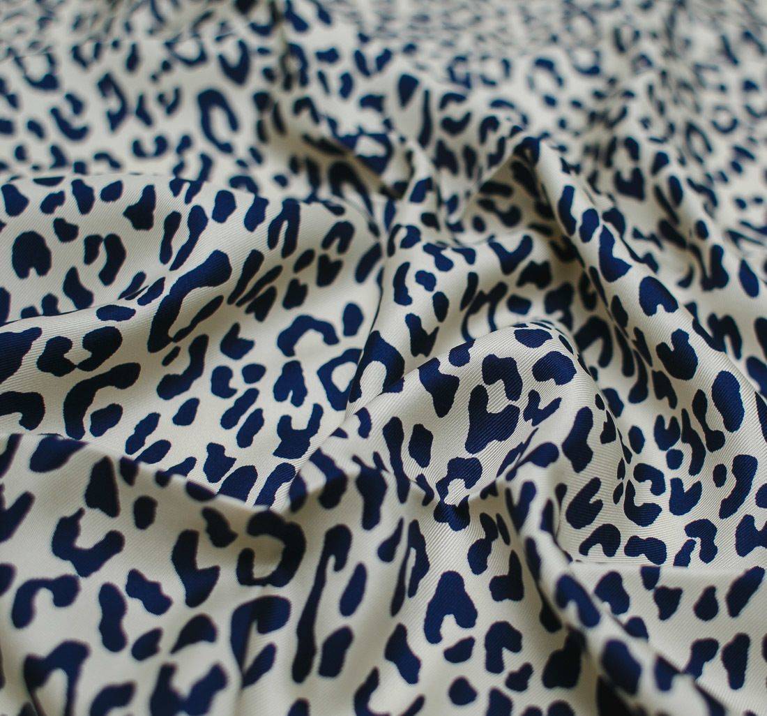 Платок шелковый в наличии