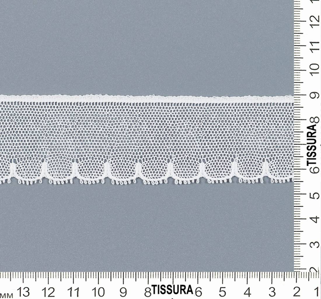 Тесьма кружевная из хлопка. Мелкая сетка бобинет, фестоны по краю. Цвет молочный в наличии
