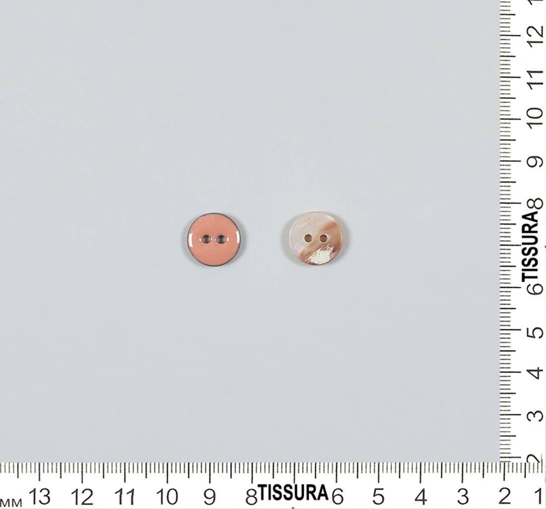 Пуговица перламутровая, на 2 прокола. Эмалевое покрытие. Цвет розовый в наличии