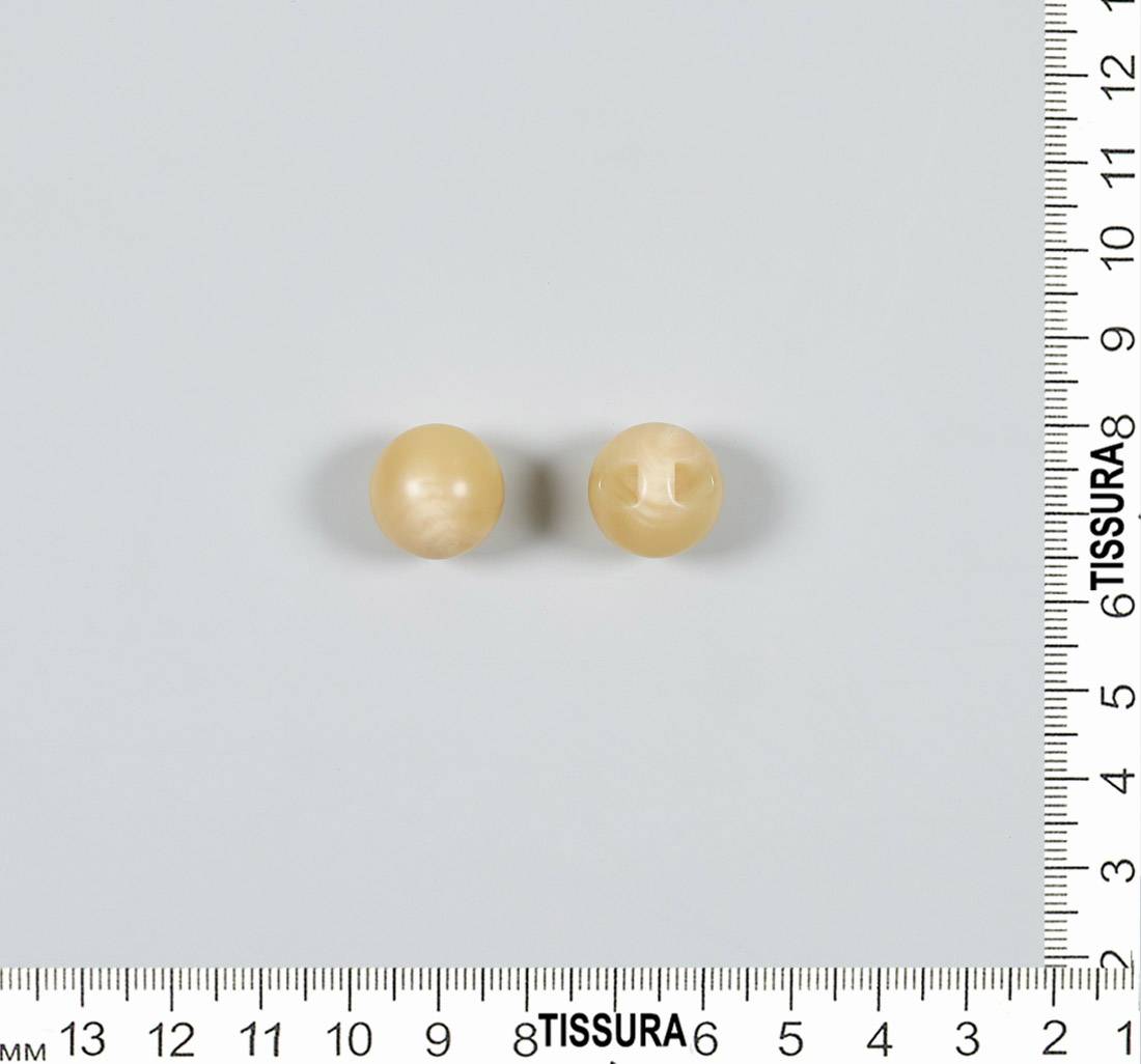 Пуговица пластмассовая, блестящая, шар с ушком, имитация натурального рога. Цвет бежевый в наличии