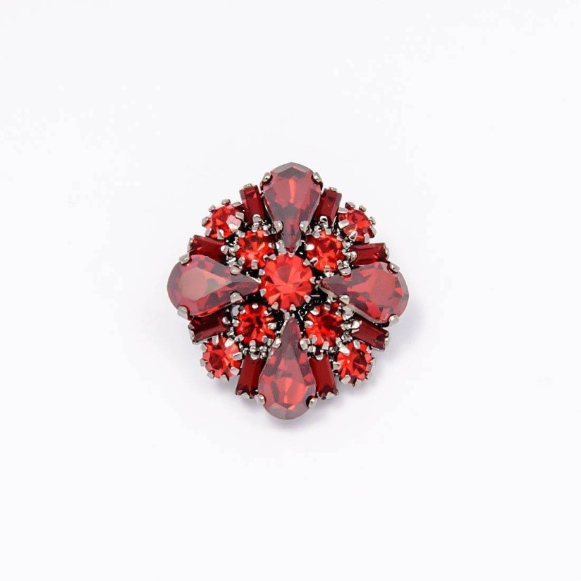 Пуговица со стразами Swarovski в наличии