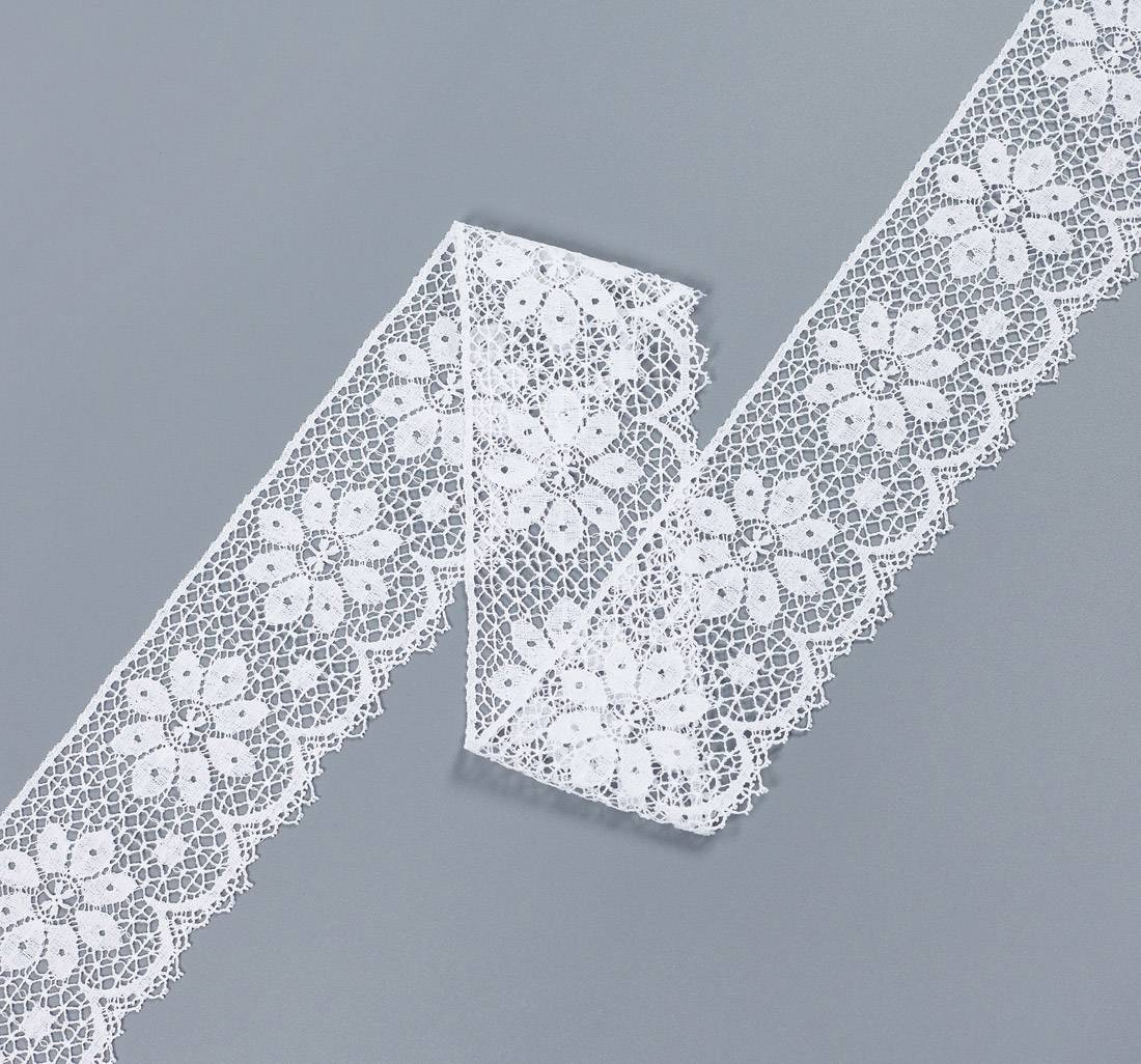 Тесьма кружевная из хлопка. Узор «ромашки». Фестоны по краю. Цвет белый в наличии