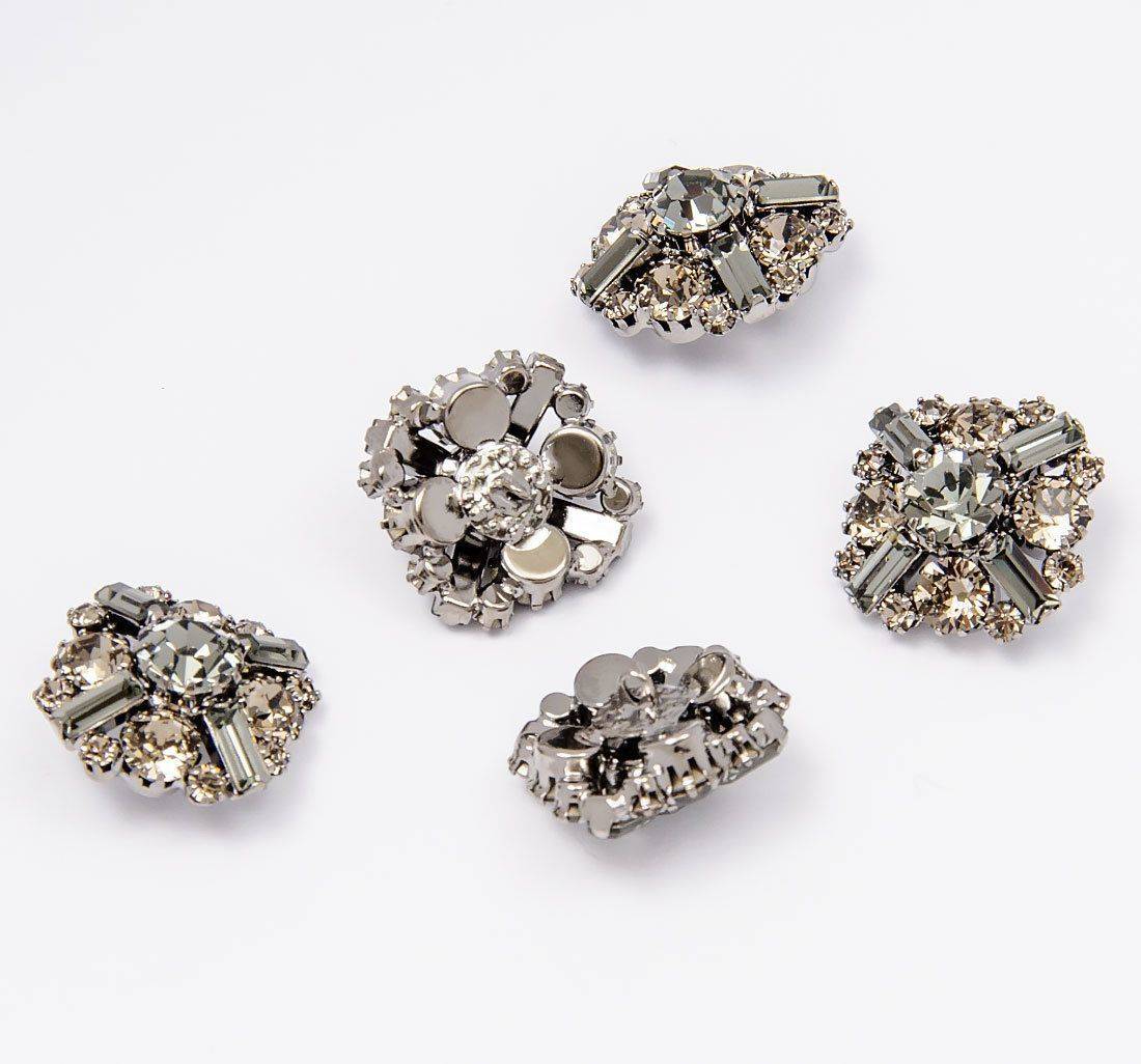 Пуговица со стразами Swarovski в наличии