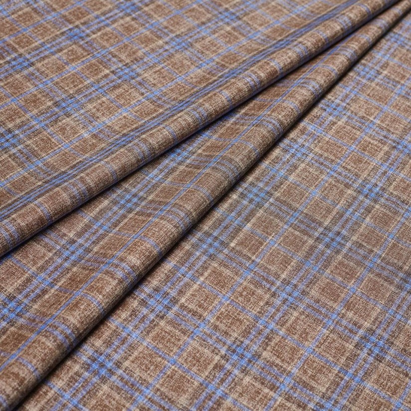 Ткань костюмная из шерсти и шелка из коллекции "Dorsilk" от Dormeuil в коричнево-синюю клетку с эффектом "делаве" в наличии