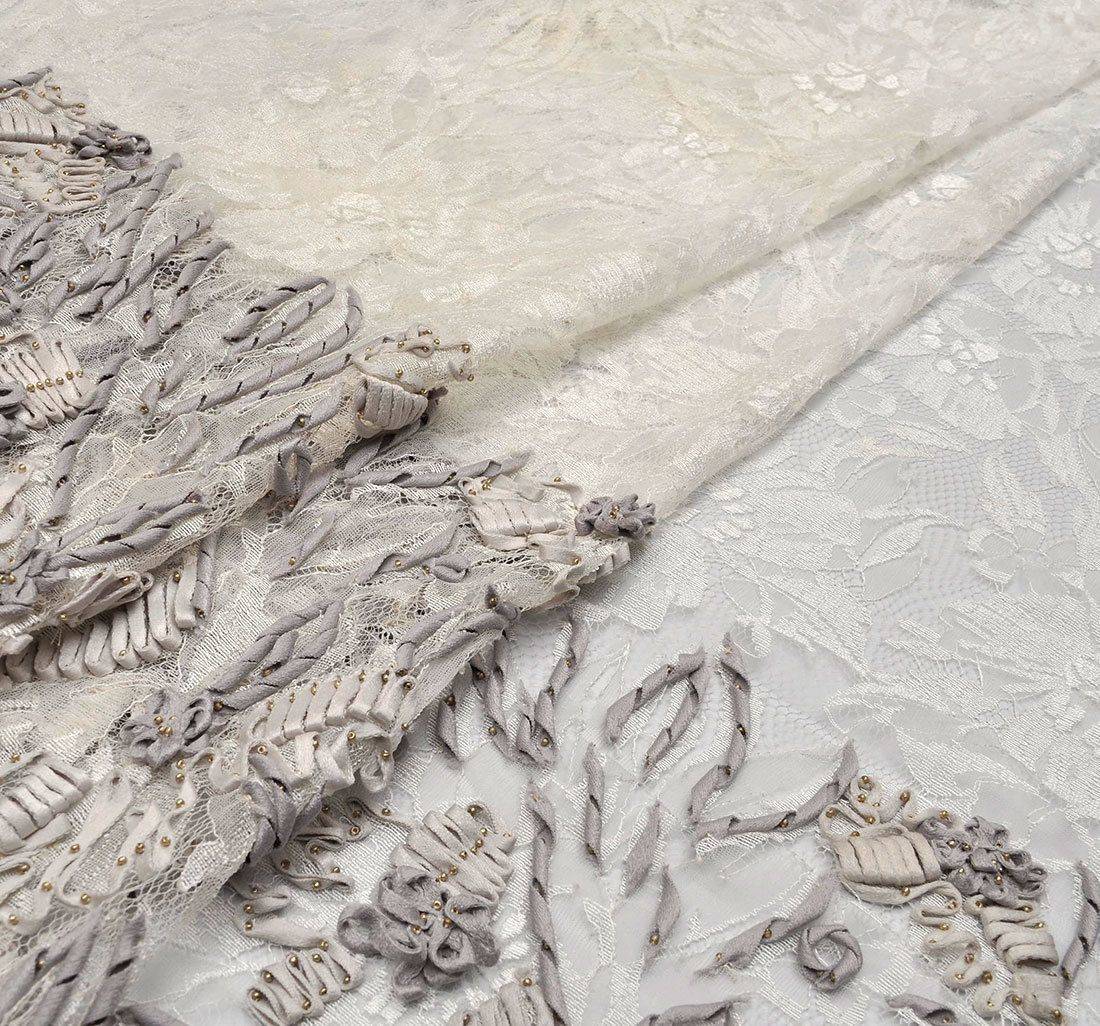 Кружево шантильи с декором в наличии